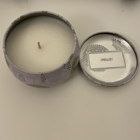 Voluspa Panjore Lychee candle - Picture 3 of 3